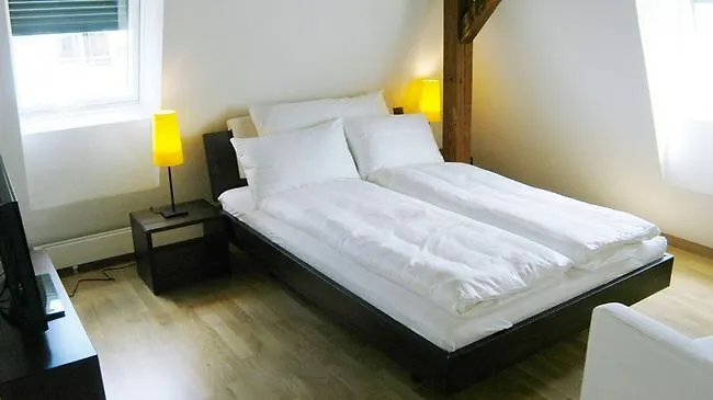 Swiss Star Oerlikon - Contactless Self Check-in * チューリッヒ