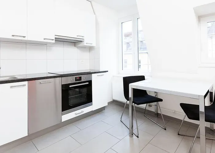 Swiss Star Oerlikon - Contactless Self Check-in * زيورخ